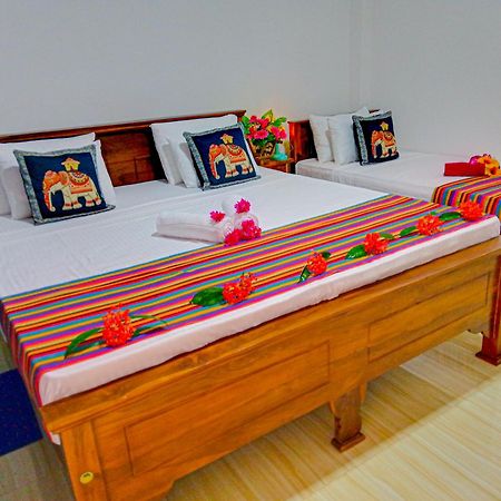 Gimhana Homestay Сигирия Экстерьер фото